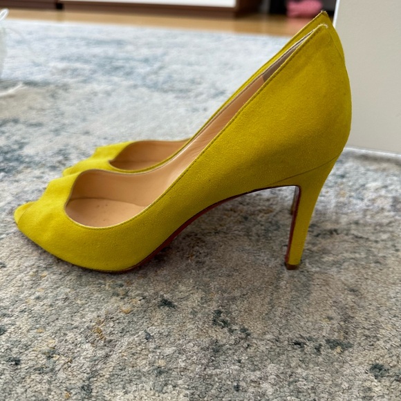 Christian Louboutin Yellow Suede Peep Toe 85mm - Picture 2 of 8